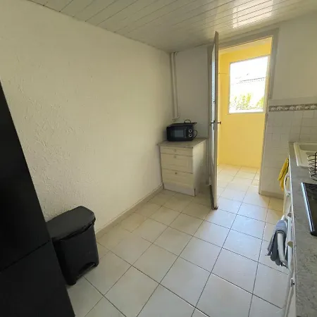 Spacieux Avec Parking Gratuit Apartment