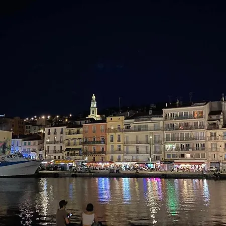 Spacieux Avec Parking Gratuit Apartment Sète
