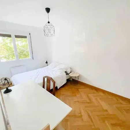 Spacieux Avec Parking Gratuit Apartment