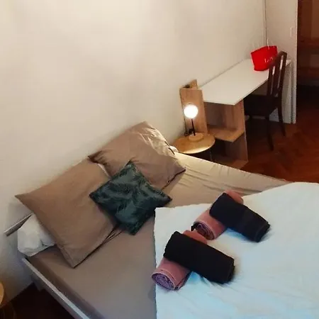Apartment Spacieux Avec Parking Gratuit