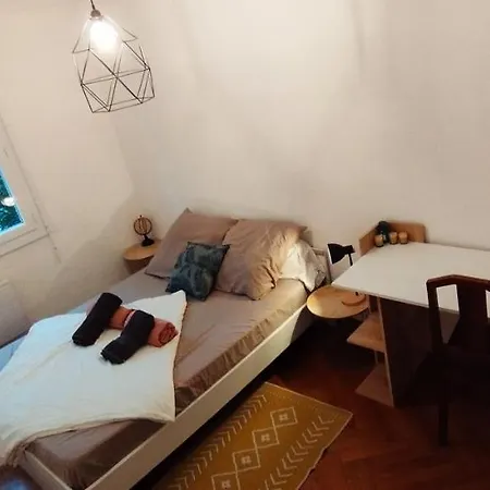Apartment Spacieux Avec Parking Gratuit