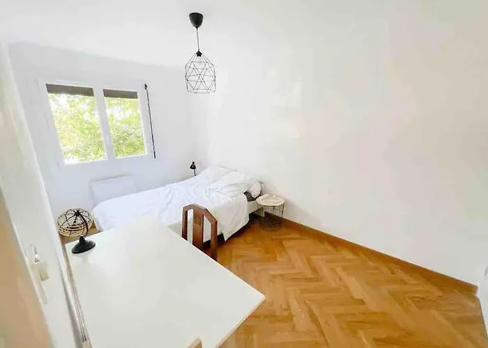 Spacieux Avec Parking Gratuit Apartment
