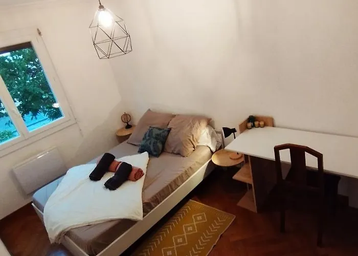 Apartment Spacieux Avec Parking Gratuit
